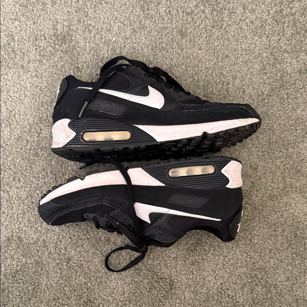 Nike Black and White Air Max Running Shoes